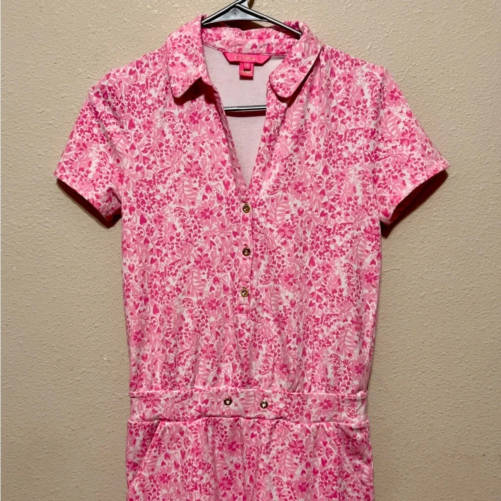 Lilly Pulitzer Pink & White Patterned Women's Romper with gold accents. Size XS - Picture 2 of 6